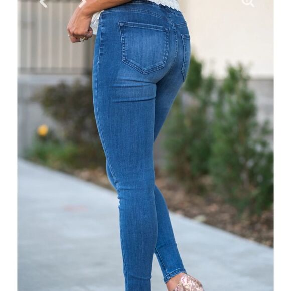 KanCan High Rise Elastic Band Jegging Skinny  Jeans sz 9/28 - Picture 2 of 6